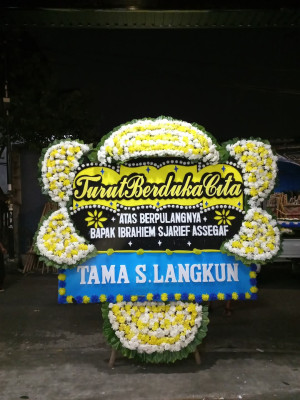Papan Bunga Duka di Samosir