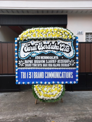 Papan Bunga Duka di Samosir